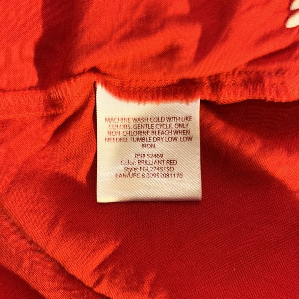 ☘️ Faded Glory Scarlet Blouse with Ivory Detailing - Picture 8 of 9